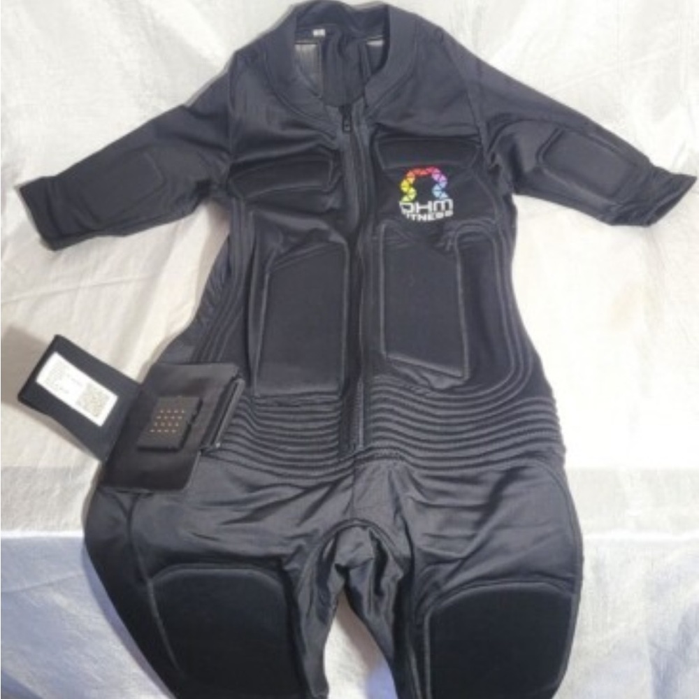 Ohm fitness Black EMS Training Suit - Women's large